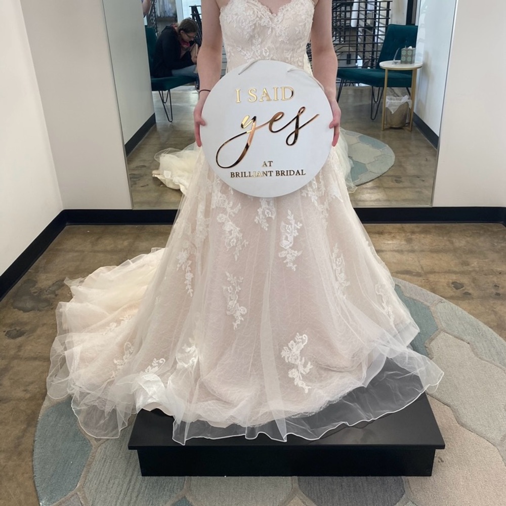 Elegant Cream Wedding Dress